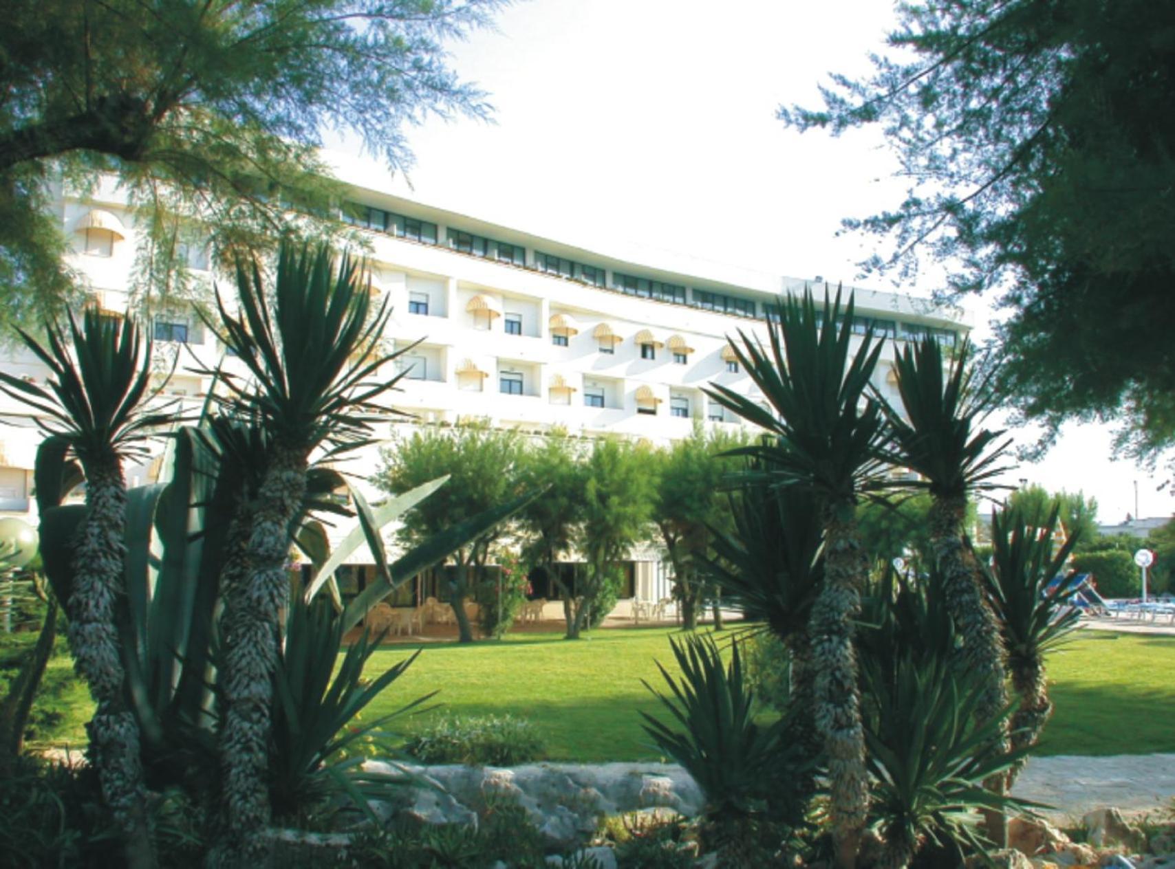 Hotel Del Levante Torre Canne Esterno foto