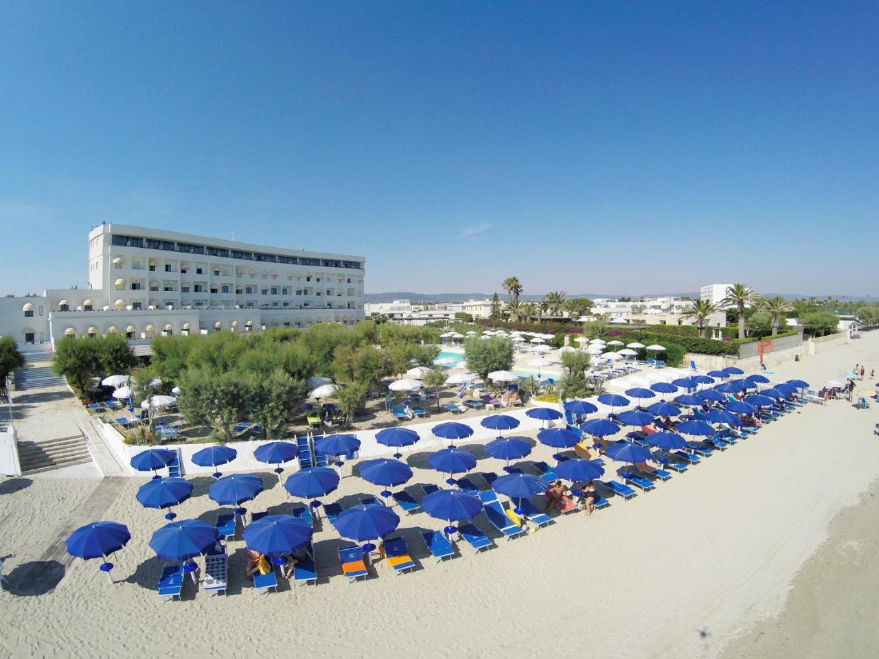 Hotel Del Levante Torre Canne Esterno foto